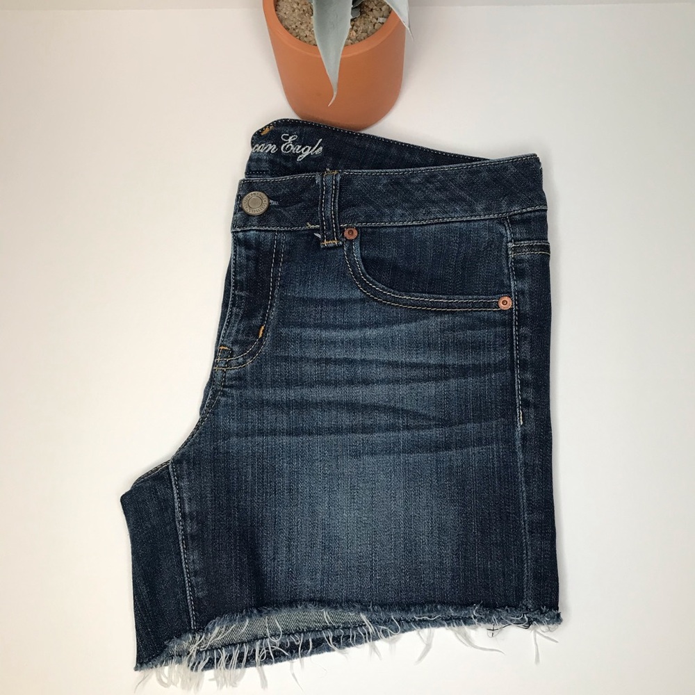 American Eagle Raw-Hem High-Rise Jean Shorts - 10 - Picture 11 of 17